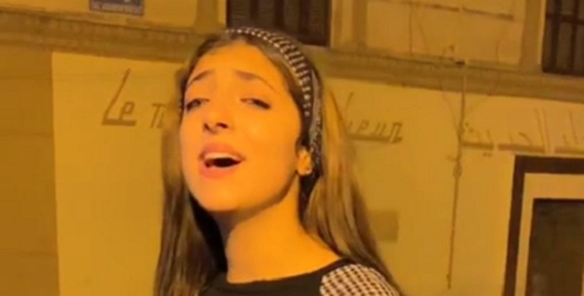 نشوى المعروفة بمطربة الشارع