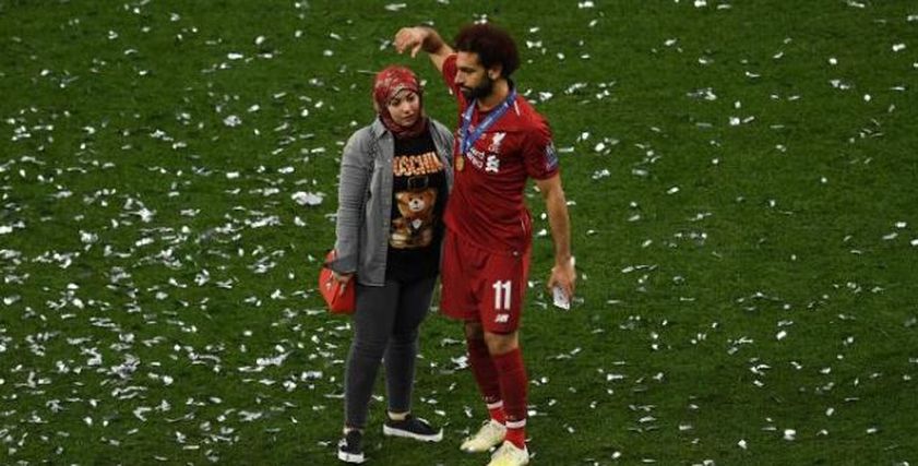 عقب انتقاد زوجة صلاح بسبب