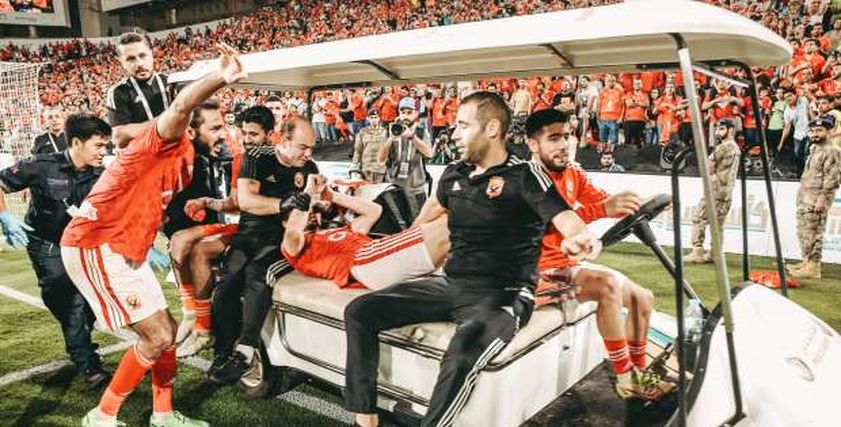 لاعب النادي الأهلي الكابتن محمود متولي
