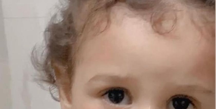 الطفلة مريم تعاني من السرطان