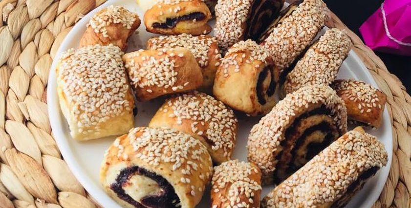المنين بالعجوة - تعبيرية