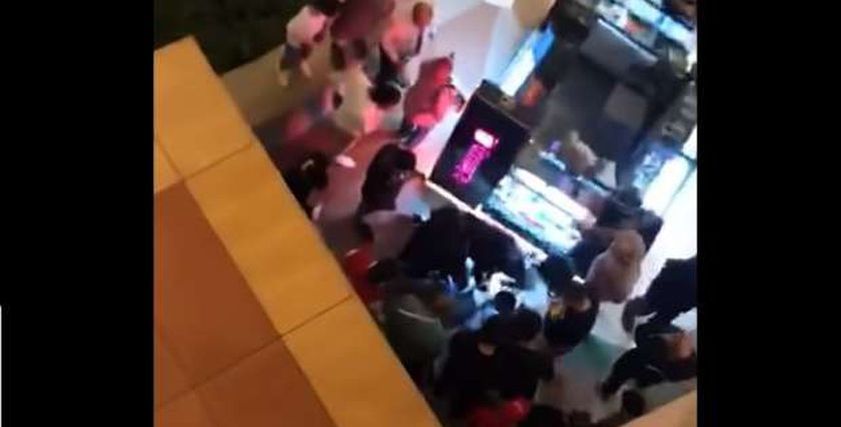 لحظة سقوط فتاة مول سيتي ستارز
