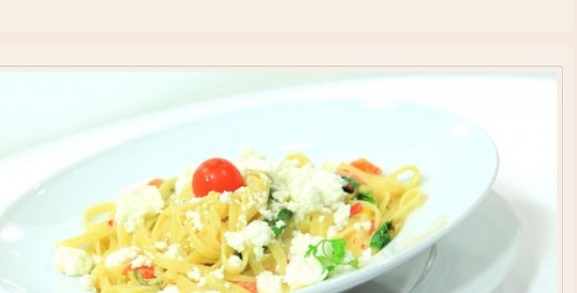 مكرونة بالصوص الأبيض