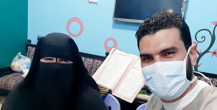 عزة عبد الحميد أم 2 ممرضين في الحجر الصحي