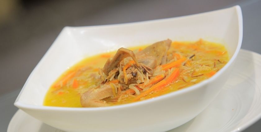 طبق شوربة حمام بالشعرية