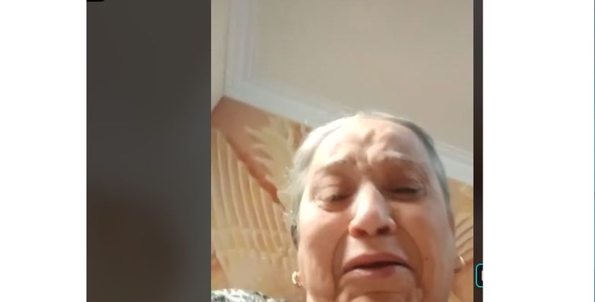 سيدة تستغيث من بناتها