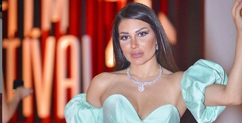 الفنانة سارة نخلة