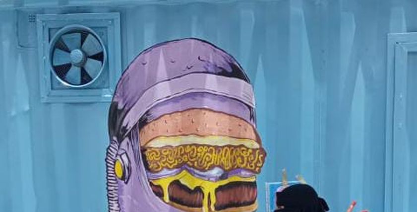 هدفي رسم البسمة والتفاؤل والأمل
