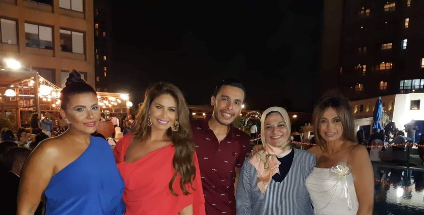 فريق عمل مسلسل حواديت الشانزليزيه