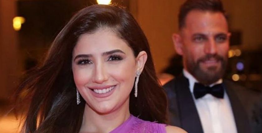 الفنانة مي عمر