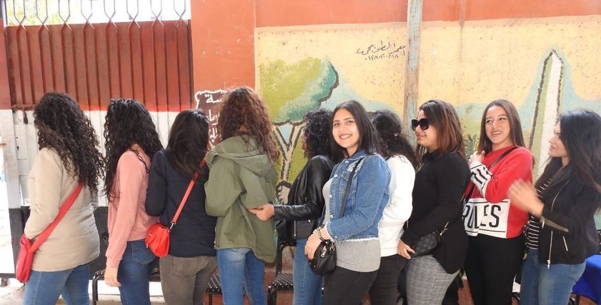 حشود النساء أمام اللجان الانتخابية للأدلاء بأصواتهم في التعديلات الدستورية 2019