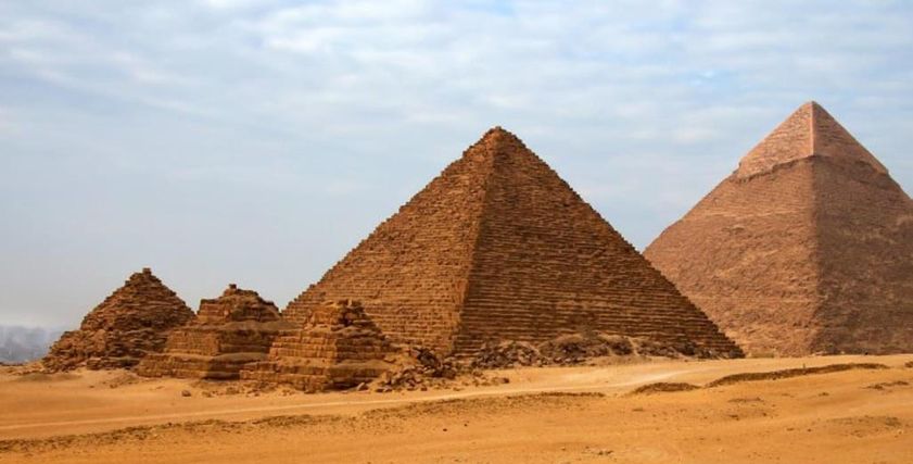 الأهرمات