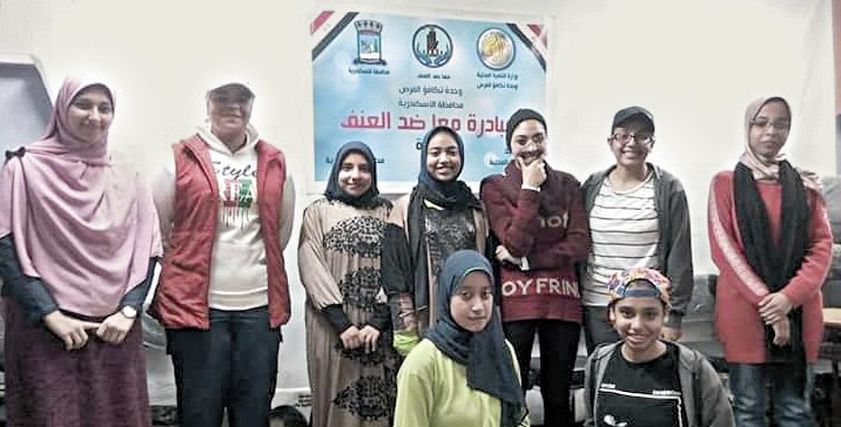 الطالبات اللاتي شاركن في مسرحية