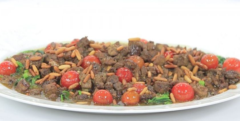 طبق سبانخ بكبدة الدجاج