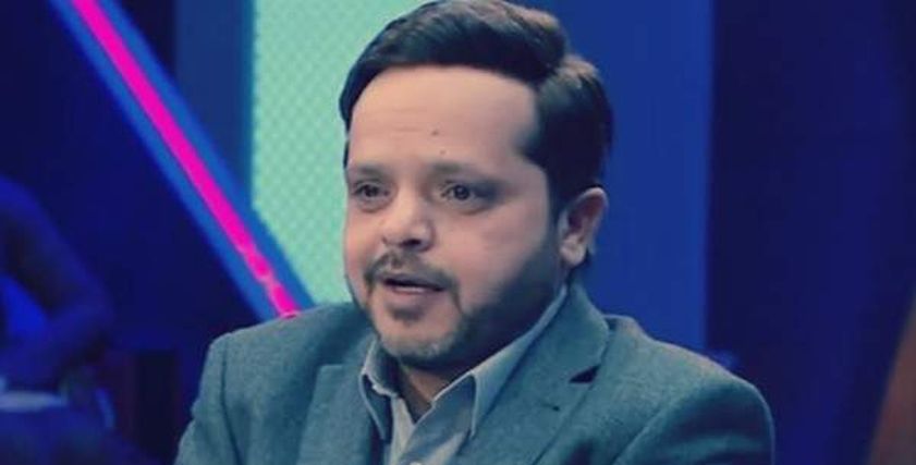 محمد هنيدي يحتفل بعيد زواجه بنشر صورة له مع زوجته