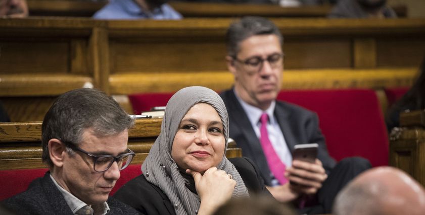 نجاة درويش أول نائبة في برلمان كتالونيا