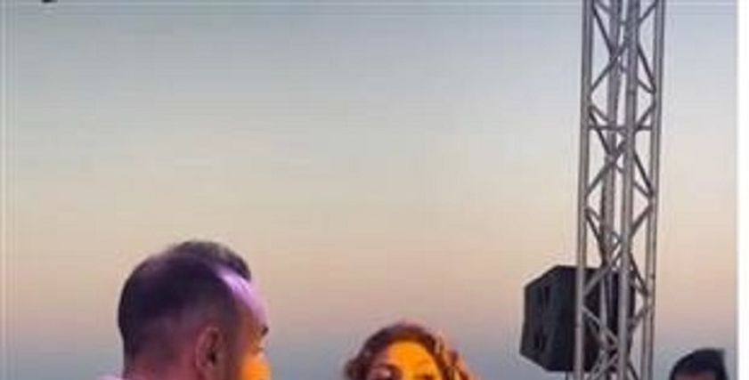 العروسان