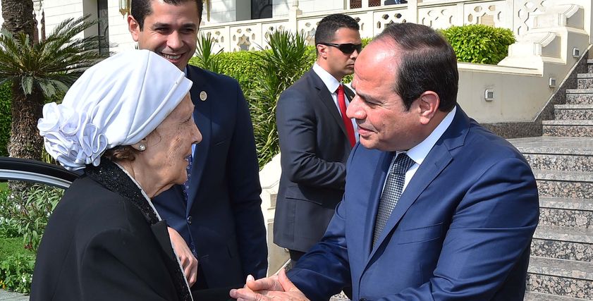 السيدة المتبرعة