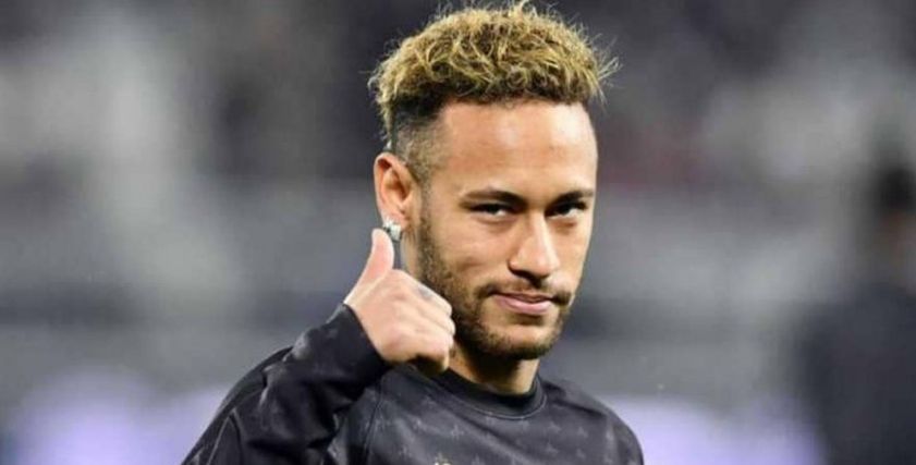 نيمار لاعب فريق باريس سان جرمان الفرنسي