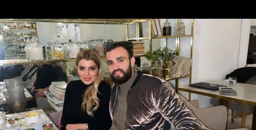 حمدي النقاز وزوجته