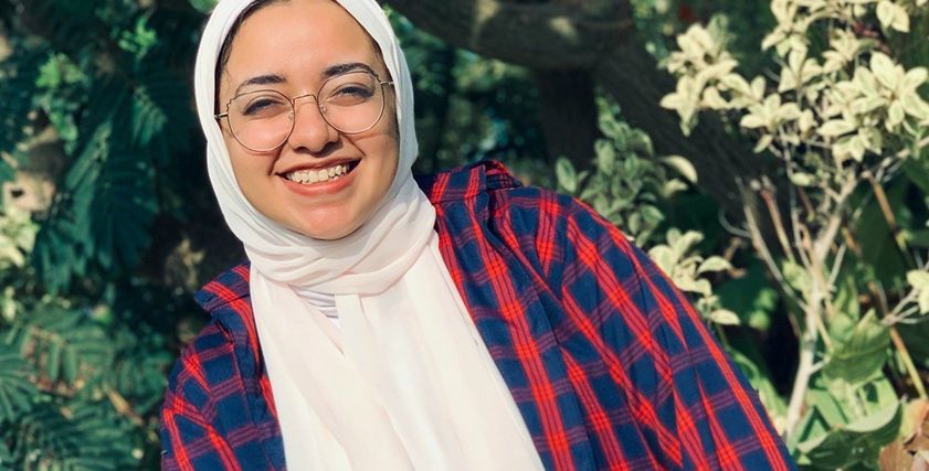 «منة» أصغر مشاركة في مسابقة تبسيط العلوم