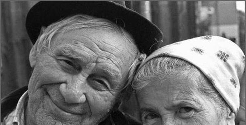 صورة أرشيفية لكبار سن