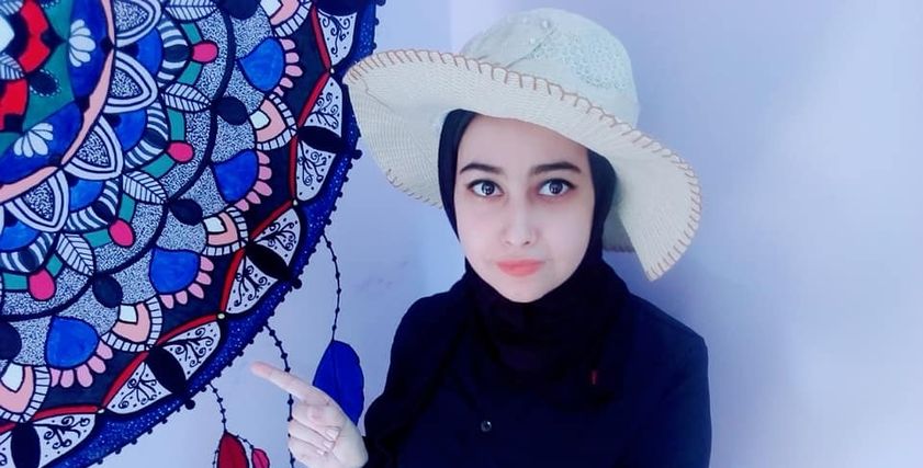 منار تستعين بالماندلا كمعالج نفسي وفن