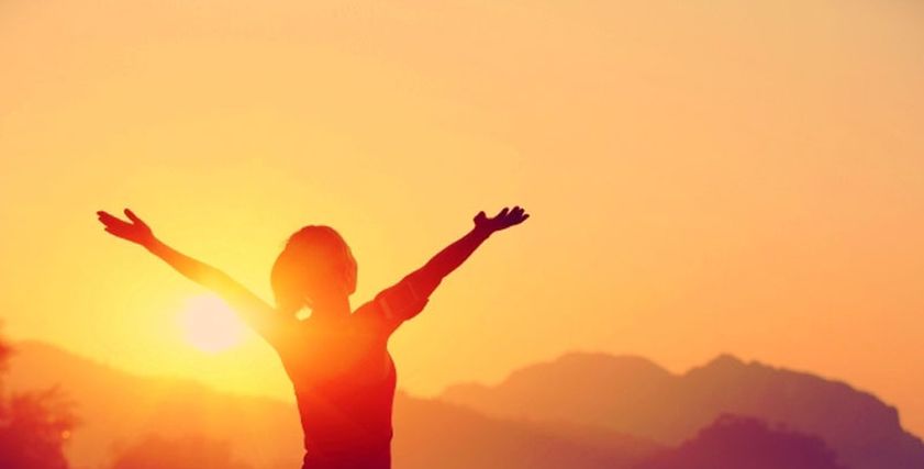 أعراض ضربة الشمس للكبار وعلاجها