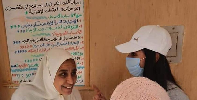 جانب من مبادرة فتايات الإسكندرية لتعقيم ودعم دور المسنين