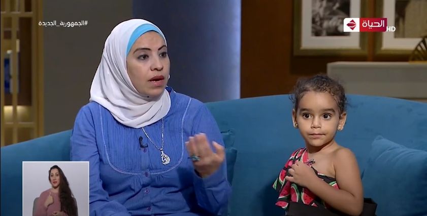 أم نور تنفصل عن زوجها لتبني طفلة