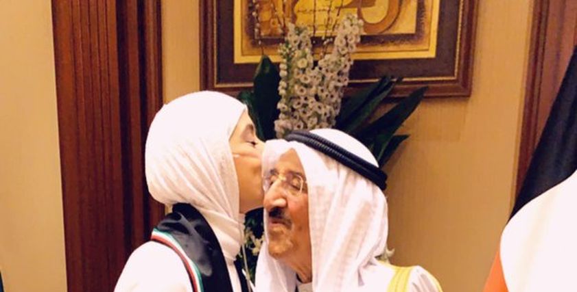 بالصور| محاربة السرطان الشهيرة تلتقي بأمير الكويت: 