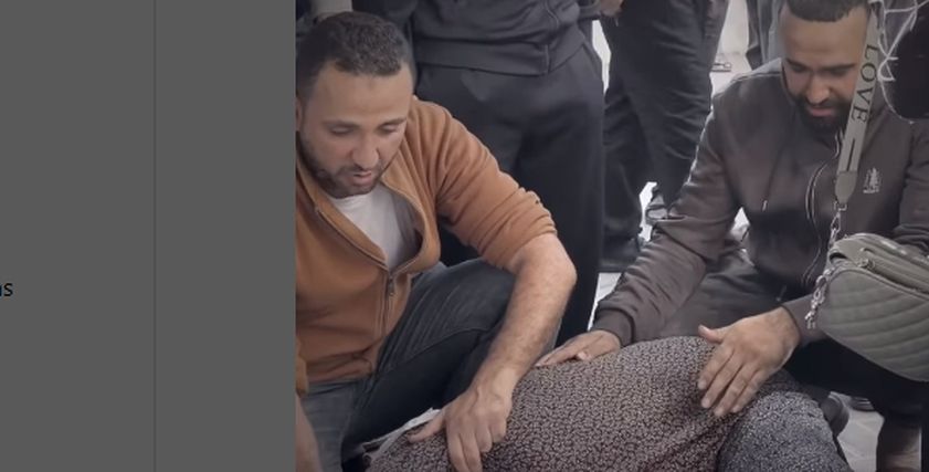وداع مؤثر لأم بعد استشهاد نجلها