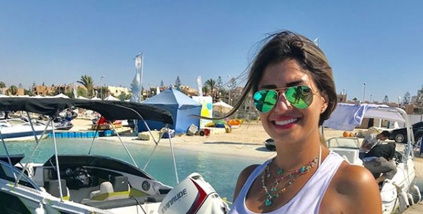 منه فضالي تنشر صورة من باريس بـ
