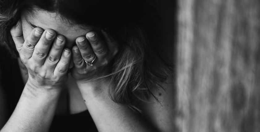 «11 سنة جواز وعيلين».. «هبة» تطلب «الطلاق»: «جوزي قرفان وبيعايرني بجرح القيصرية»