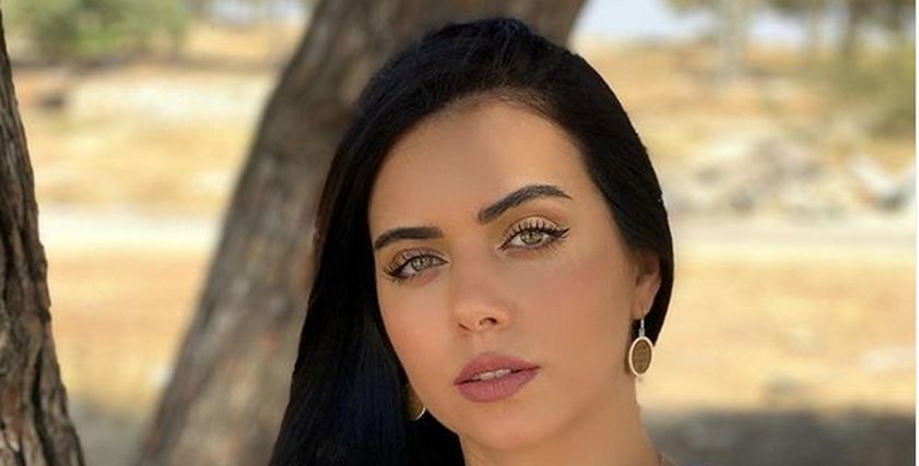 الإعلامية عزة زعرور
