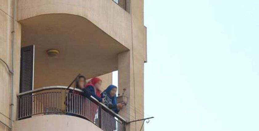 السقوط من البلكونة