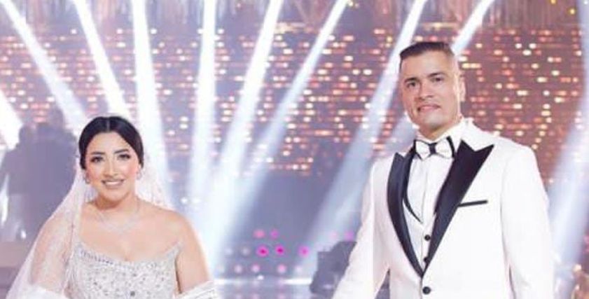 حسن شاكوش وريم طارق زوجته