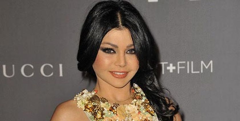 وصلة رقص لهيفاء وهبي على أغنيتها