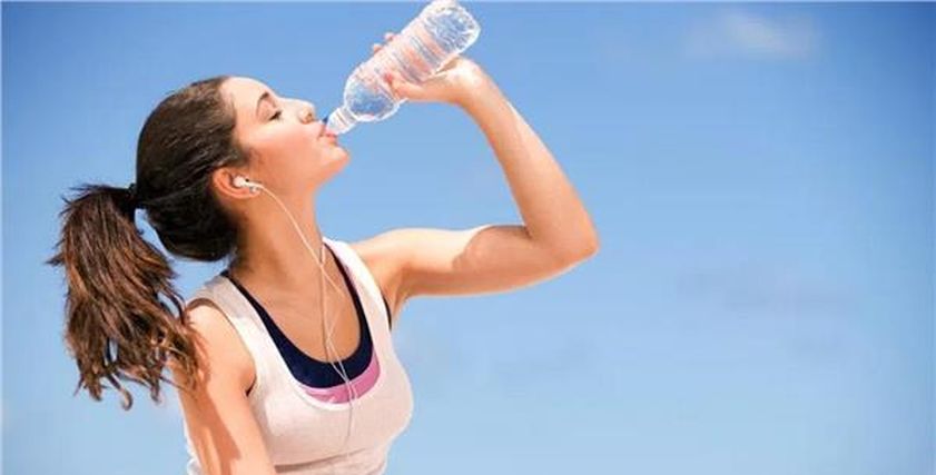 أخطاء عند شرب الماء