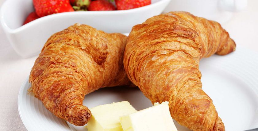 طريقة عمل كرواسون بالزبدة