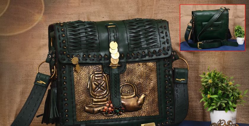 إحدى الحقائب