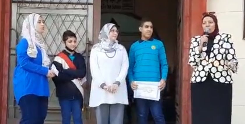 تكريم الطالب من المدرسة