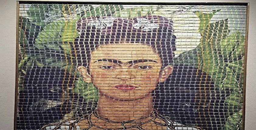لوحة للدكتورة سامية الشيخ أستاذ النسيج بكلية التربية الفنية بحلوان