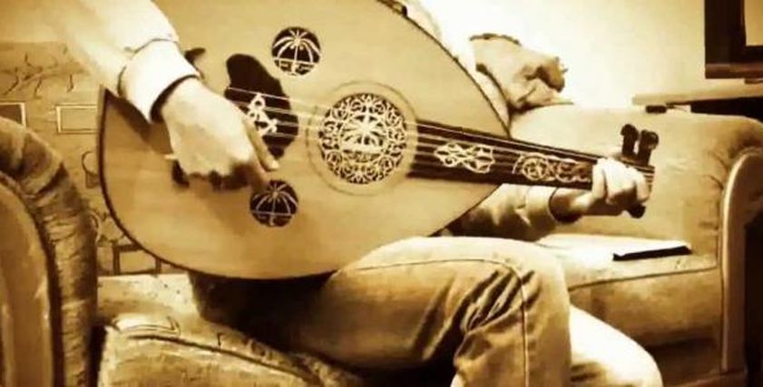 عزف على العود