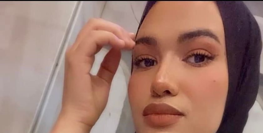 آية عادل خبيرة تجميل