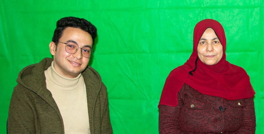 14 عامًا من الكفاح..قصة أرملة ربَّت 3 أطباء بسوهاج: تستحق لقب الأم المثالية 