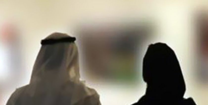 قاضي يصلح بين رجل وإمرأة في مكة