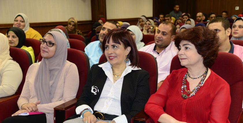 الدكتورة عزة العشماوي