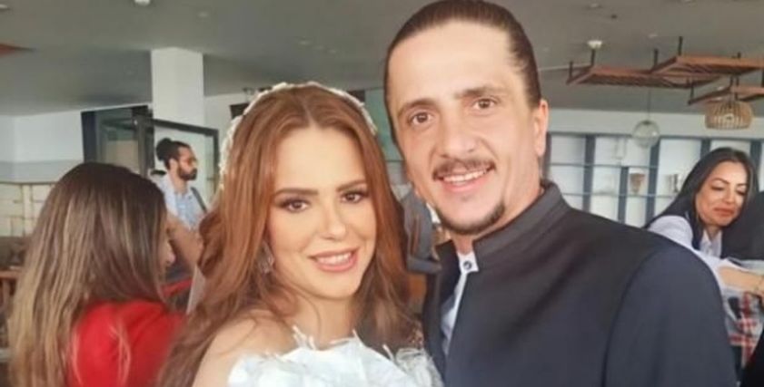 الفنانة دنيا عبدالعزيز