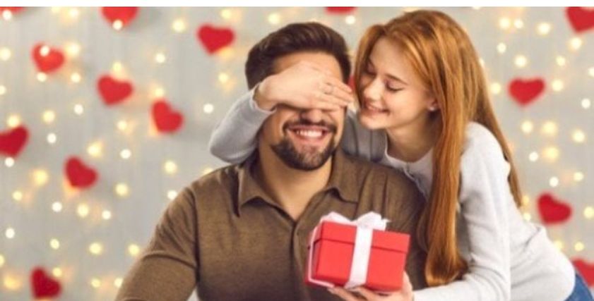 اتيكيت تقديم هدايا عيد الحب 2023